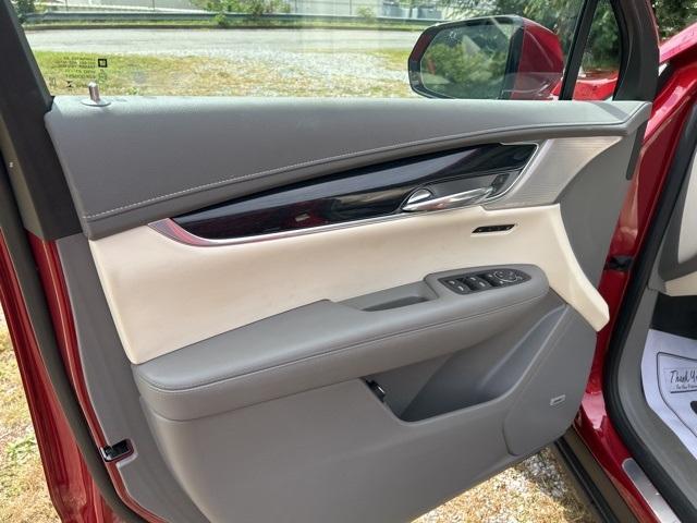 used 2024 Cadillac XT6 car, priced at $44,996