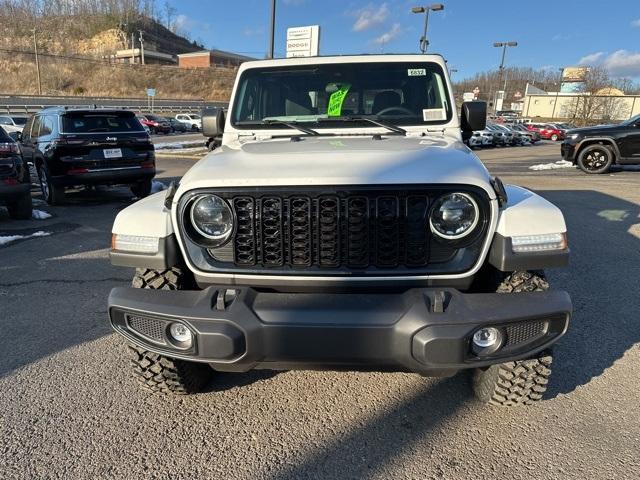 new 2025 Jeep Gladiator car, priced at $44,497