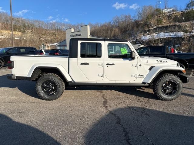 new 2025 Jeep Gladiator car, priced at $43,997