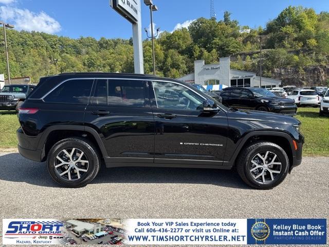 new 2025 Jeep Grand Cherokee car, priced at $40,397