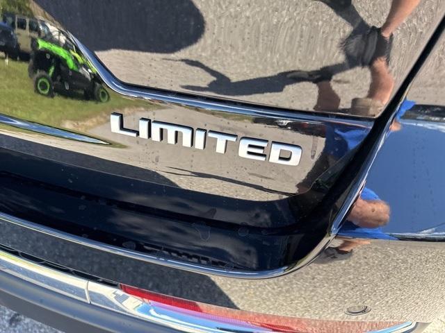 new 2025 Jeep Grand Cherokee car, priced at $39,297