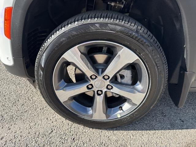 new 2025 Jeep Grand Cherokee car, priced at $45,797