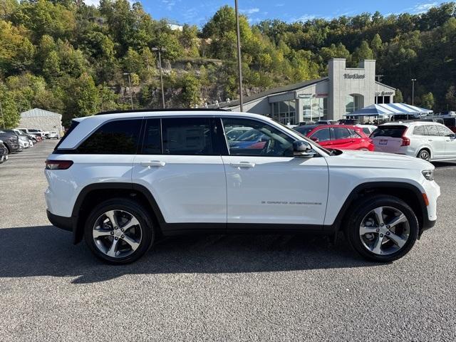 new 2025 Jeep Grand Cherokee car, priced at $45,797