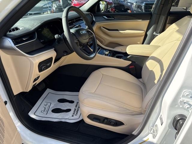 new 2025 Jeep Grand Cherokee car, priced at $45,797