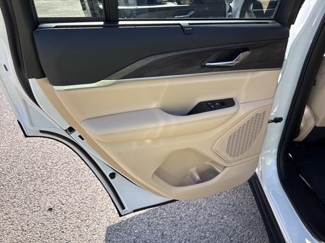 new 2025 Jeep Grand Cherokee car, priced at $45,797