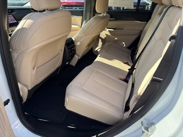 new 2025 Jeep Grand Cherokee car, priced at $45,797