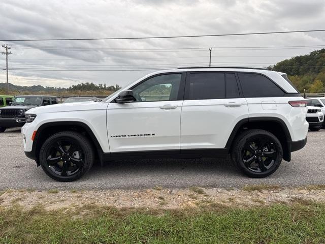 new 2025 Jeep Grand Cherokee car, priced at $45,877