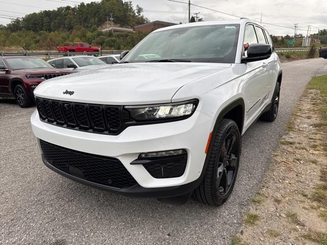 new 2025 Jeep Grand Cherokee car, priced at $45,877