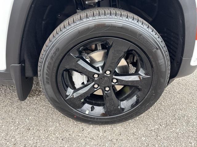 new 2025 Jeep Grand Cherokee car, priced at $45,877