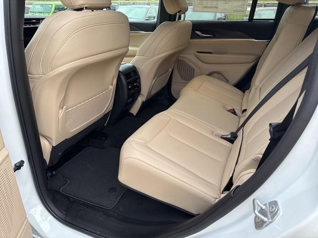 new 2025 Jeep Grand Cherokee car, priced at $45,877