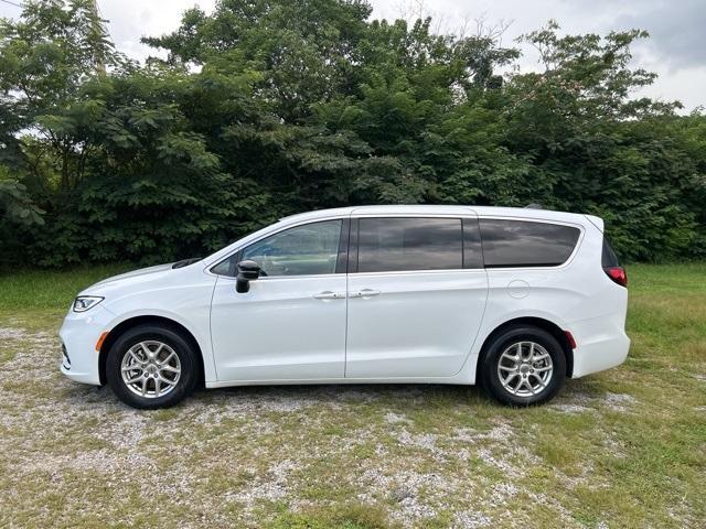 used 2024 Chrysler Pacifica car, priced at $32,500