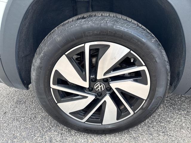 used 2024 Volkswagen Atlas car, priced at $33,500
