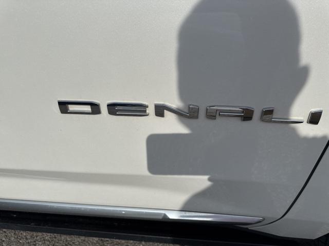 used 2022 GMC Yukon XL car, priced at $58,996