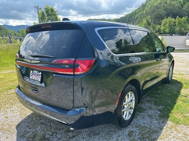 used 2024 Chrysler Pacifica car, priced at $36,500