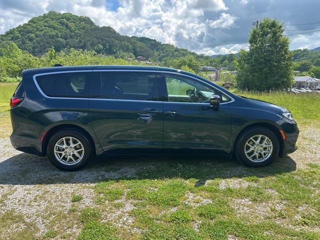 used 2024 Chrysler Pacifica car, priced at $36,500