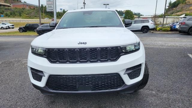 new 2024 Jeep Grand Cherokee car, priced at $40,997