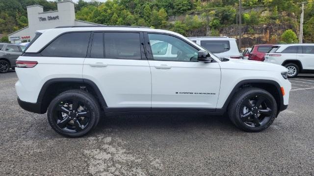 new 2024 Jeep Grand Cherokee car, priced at $40,997