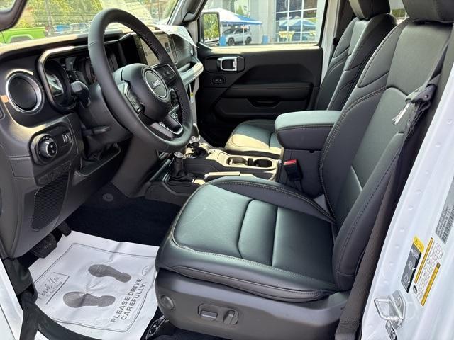 new 2025 Jeep Gladiator car, priced at $40,997