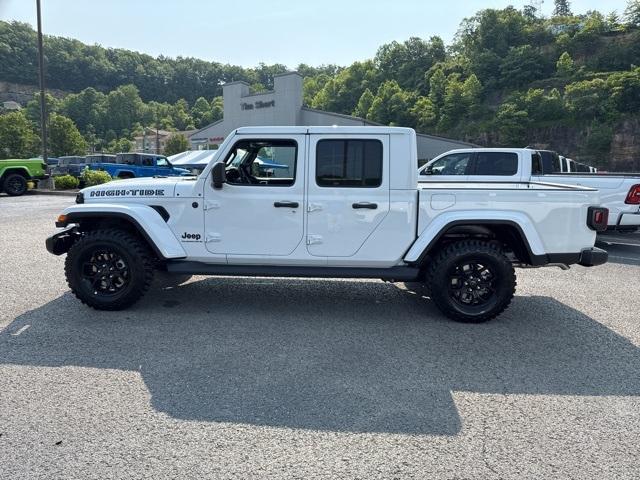 new 2025 Jeep Gladiator car, priced at $40,997