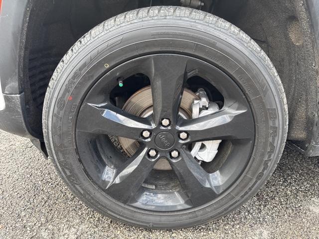 used 2023 Jeep Grand Cherokee car, priced at $27,250