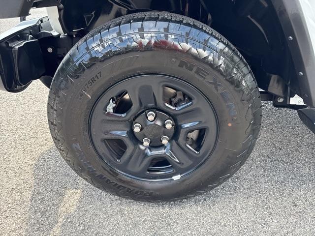 used 2023 Jeep Gladiator car, priced at $27,996