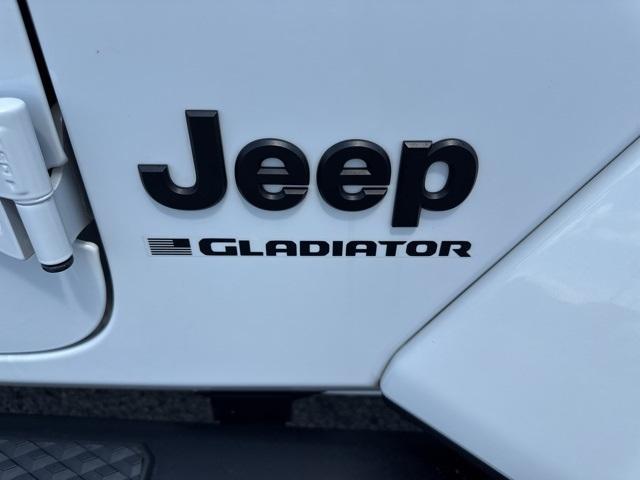 used 2023 Jeep Gladiator car, priced at $27,996