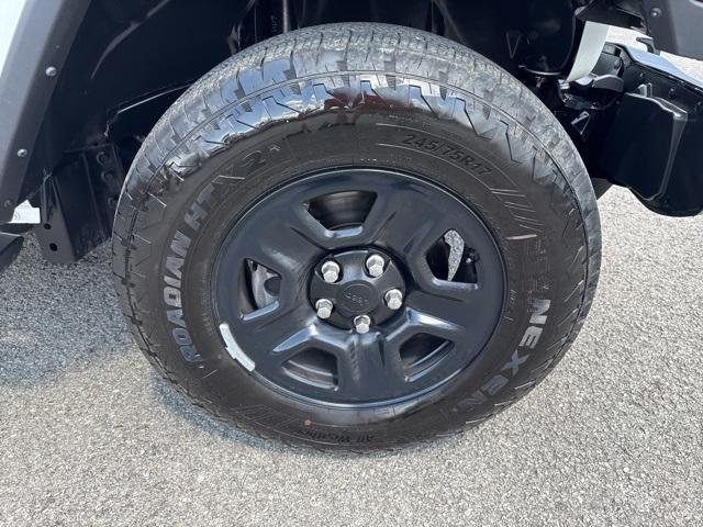 used 2023 Jeep Gladiator car, priced at $27,996