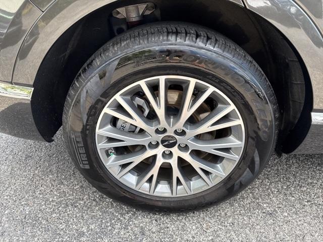 used 2025 Genesis GV80 car, priced at $39,996