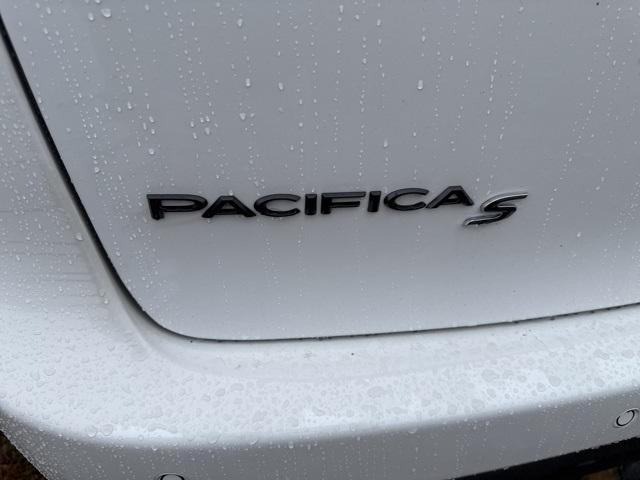 new 2026 Chrysler Pacifica car, priced at $51,497