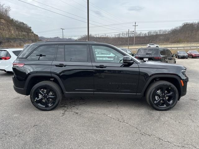 new 2025 Jeep Grand Cherokee car, priced at $40,150