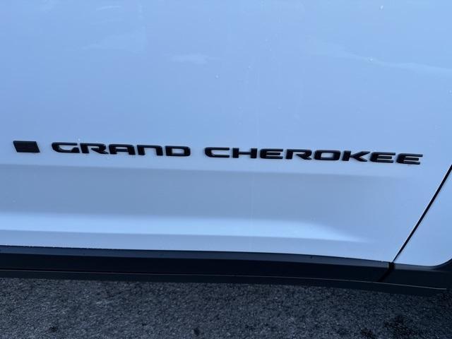 new 2025 Jeep Grand Cherokee car, priced at $46,997