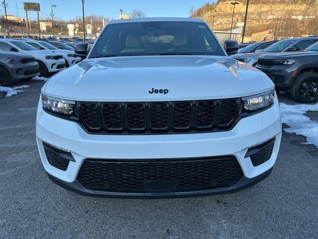 new 2025 Jeep Grand Cherokee car, priced at $45,347