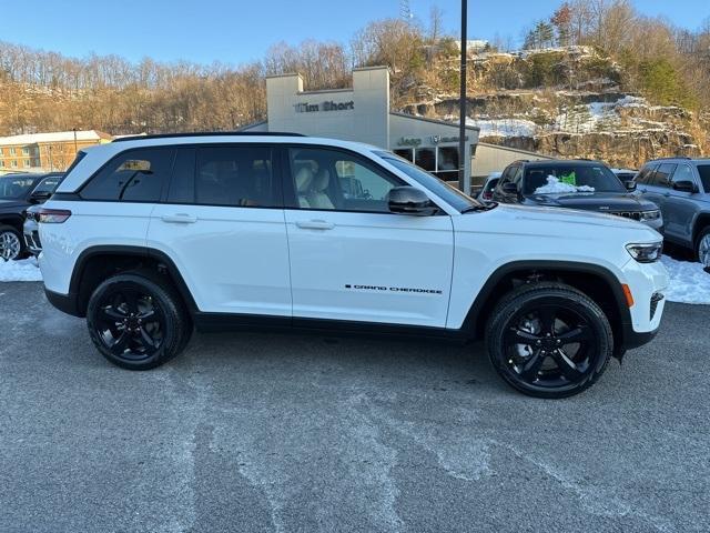 new 2025 Jeep Grand Cherokee car, priced at $45,347