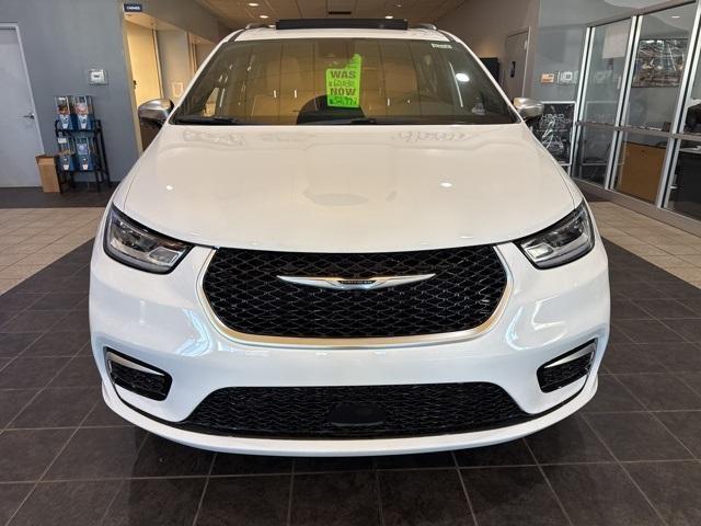 new 2026 Chrysler Pacifica car, priced at $51,997
