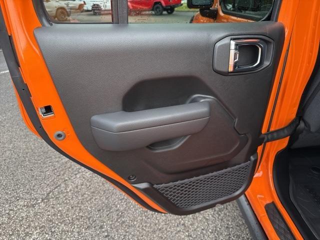 new 2025 Jeep Gladiator car, priced at $45,997