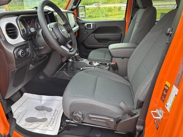 new 2025 Jeep Gladiator car, priced at $45,997