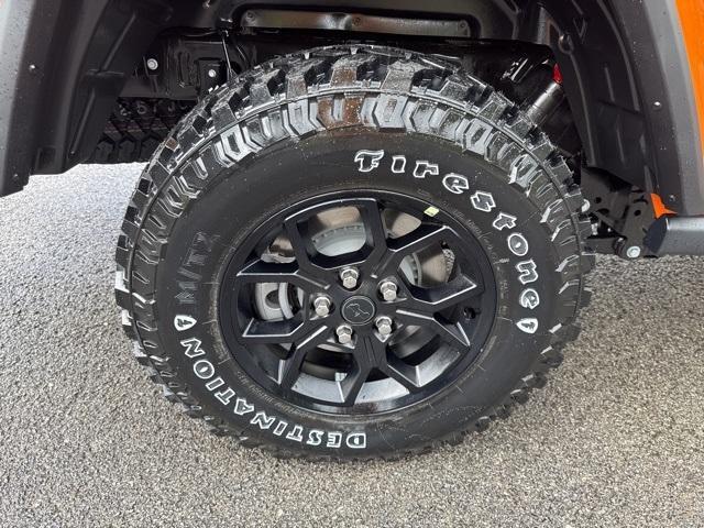 new 2025 Jeep Gladiator car, priced at $45,997