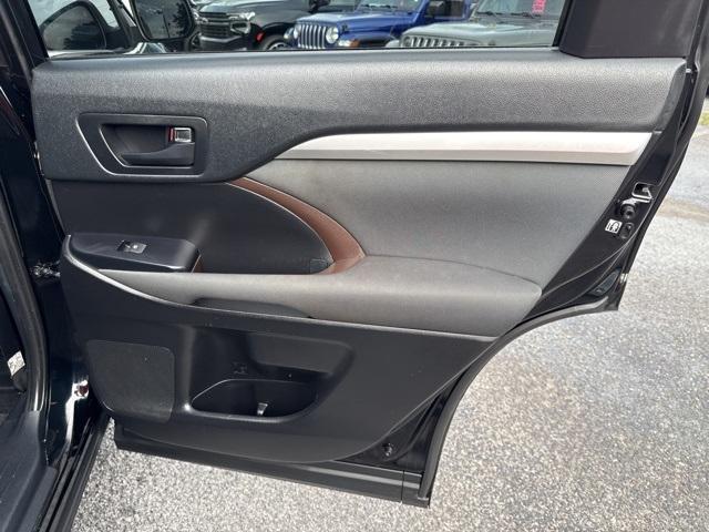 used 2019 Toyota Highlander car, priced at $20,996