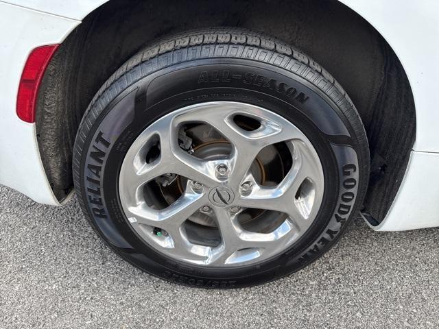 used 2021 Chrysler Pacifica car, priced at $31,997