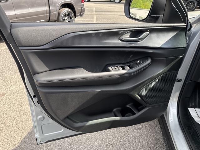 new 2025 Jeep Grand Cherokee L car, priced at $38,347