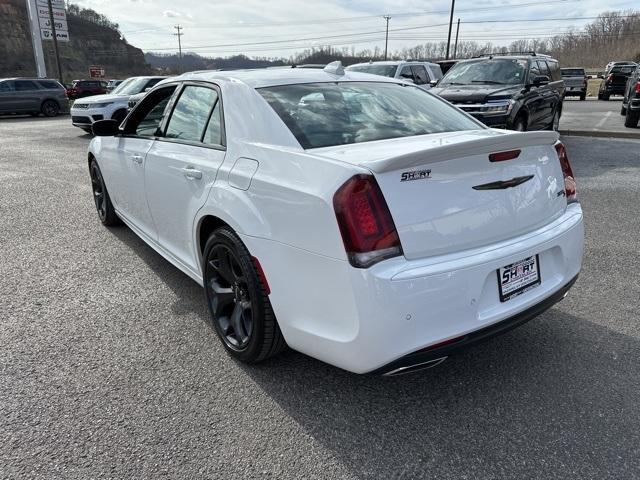 used 2022 Chrysler 300 car, priced at $25,996