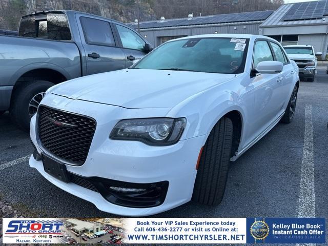 used 2022 Chrysler 300 car, priced at $25,996