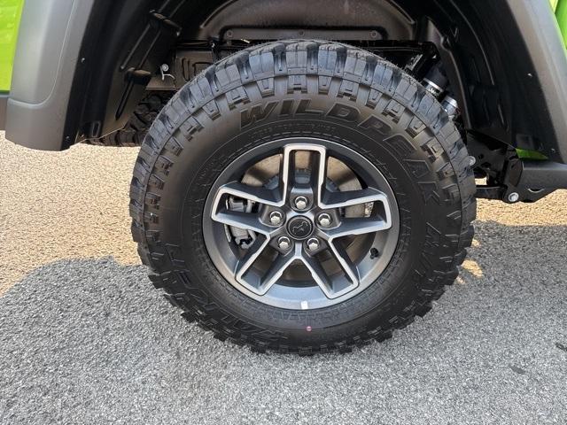 new 2025 Jeep Gladiator car, priced at $52,197
