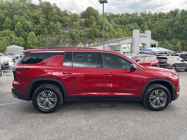 used 2024 Chevrolet Traverse car, priced at $40,996