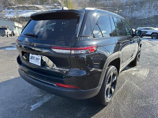 new 2025 Jeep Grand Cherokee car, priced at $42,997