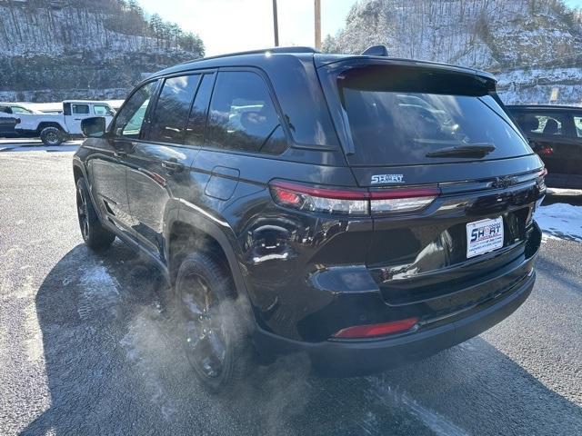 new 2025 Jeep Grand Cherokee car, priced at $42,997