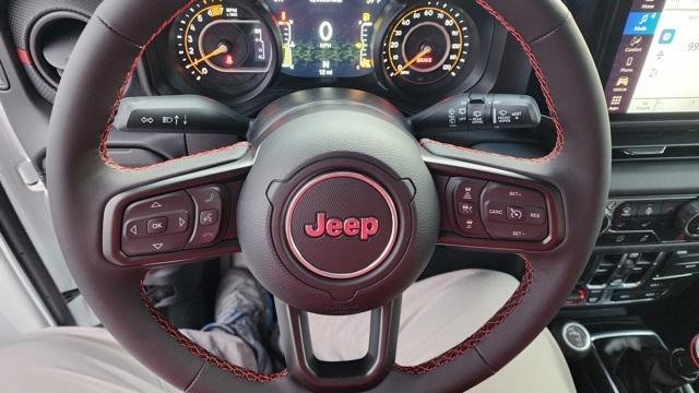 new 2025 Jeep Wrangler car, priced at $51,697