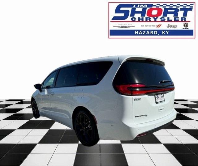 new 2024 Chrysler Pacifica car, priced at $41,997