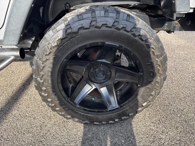 used 2015 Jeep Wrangler Unlimited car, priced at $21,300