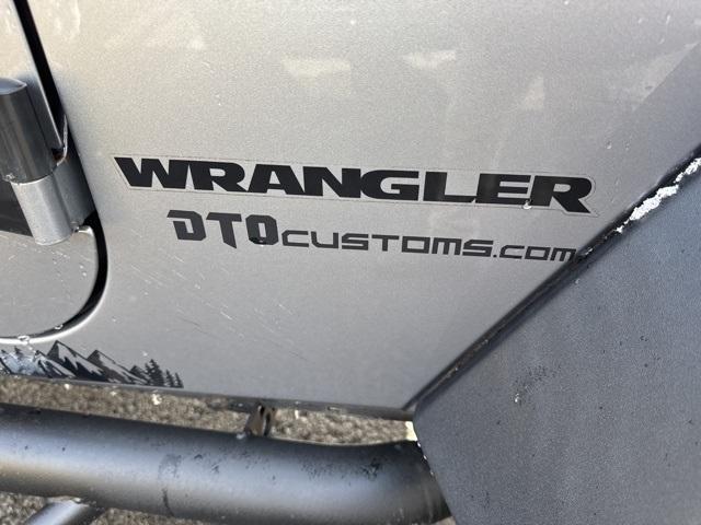 used 2015 Jeep Wrangler Unlimited car, priced at $21,300